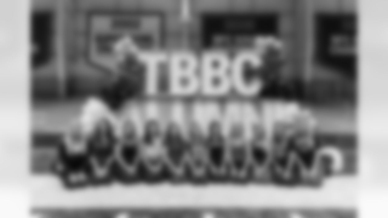 TAMPA, FL - November 19, 2025 - Tampa Bay Buccaneers Cheerleaders and Alumni during Field Rehearsal at AdventHealth Training Center. Photo By Tori Richman/Tampa Bay Buccaneers