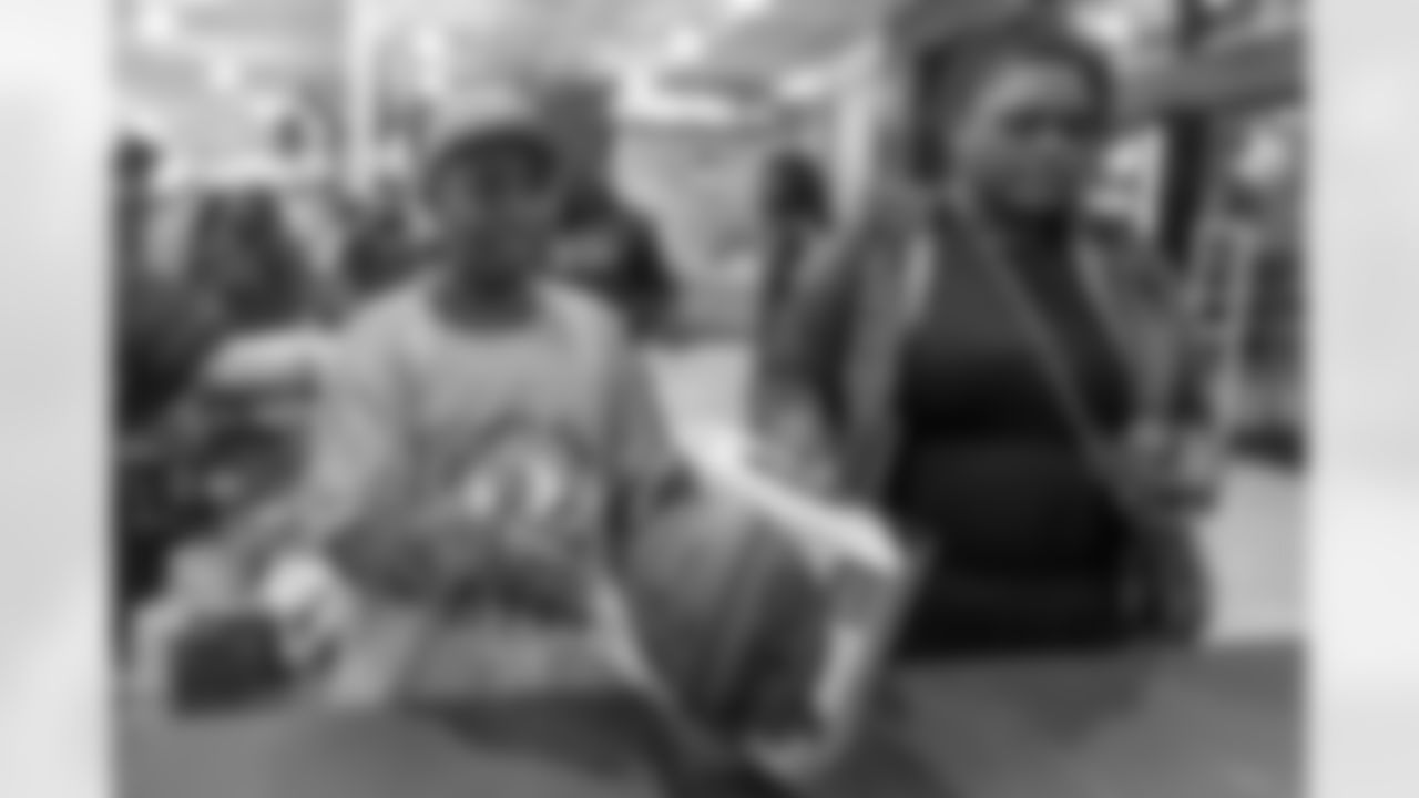 TAMPA, FL - December 16, 2025 - Antoine Winfield Jr. Holiday Shopping Spree at Dick's House of Sport International Plaza. Photo By Mike Carlson/Tampa Bay Buccaneers