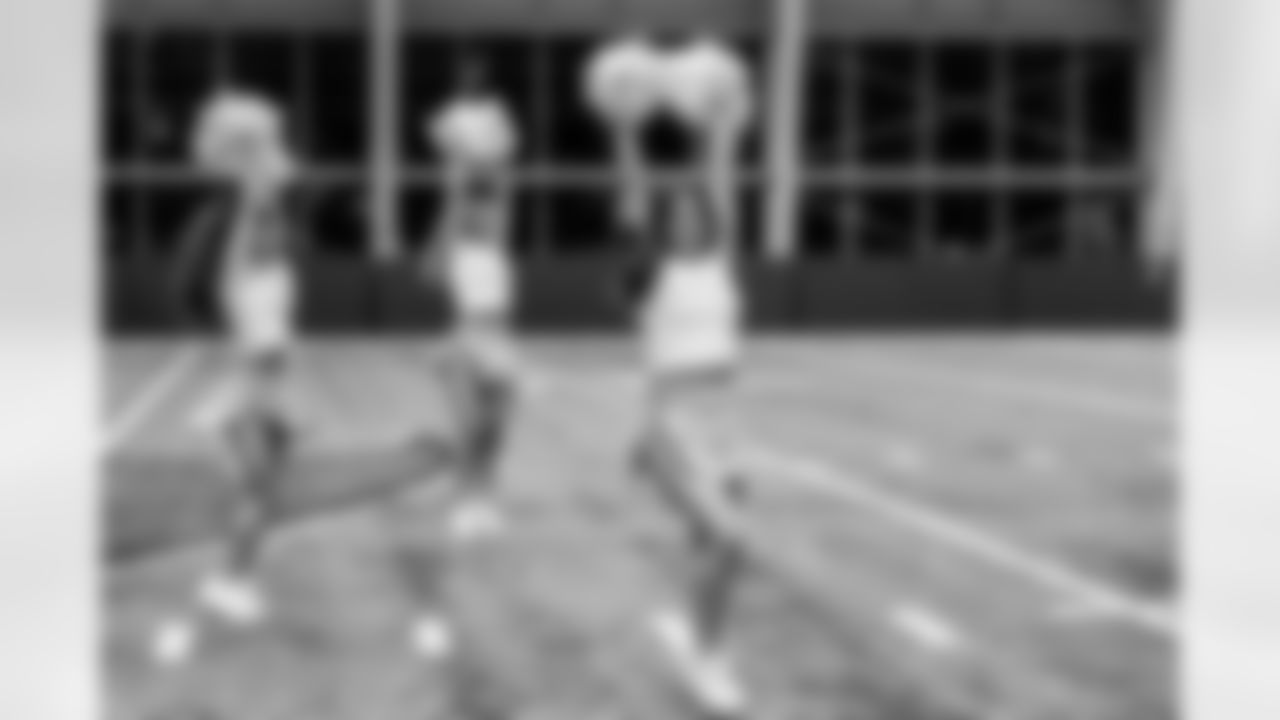 TAMPA, FL - December 09, 2025 - Tampa Bay Buccaneers Cheerleaders during Field Rehearsal at AdventHealth Training Center. Photo By Tori Richman/Tampa Bay Buccaneers