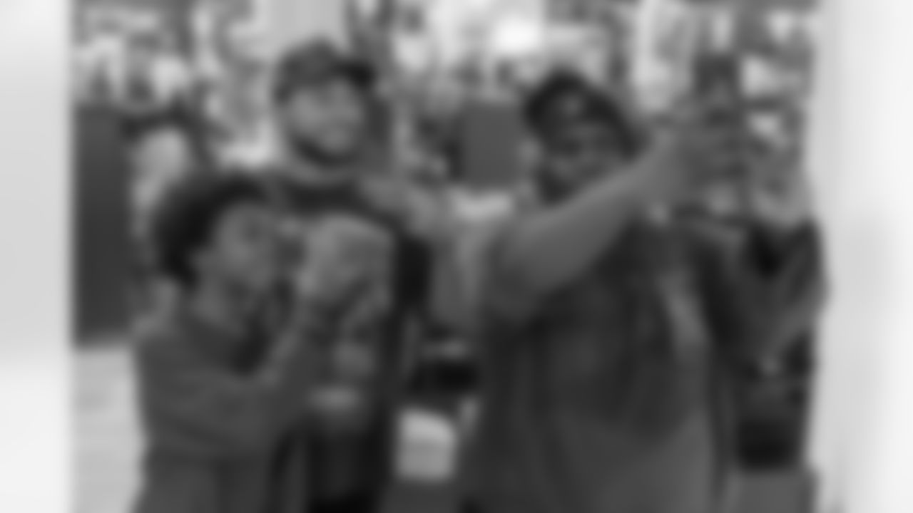 TAMPA, FL - December 16, 2025 - Antoine Winfield Jr. Holiday Shopping Spree at Dick's House of Sport International Plaza. Photo By Mike Carlson/Tampa Bay Buccaneers