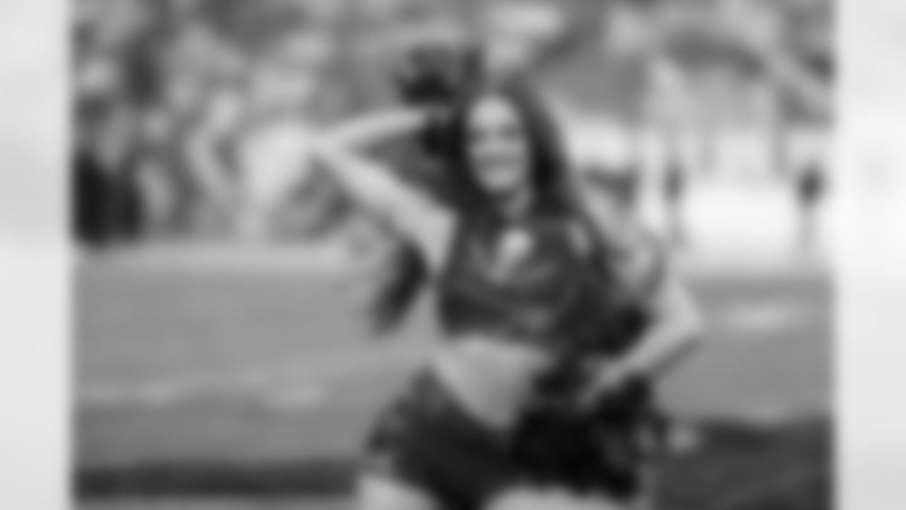 TAMPA, FL - January 03, 2026 - The Carolina Panthers and Tampa Bay Buccaneers play a regular season game at Raymond James Stadium. The Bucs won the game, 16-14. Photo By Tori Richman/Tampa Bay Buccaneers