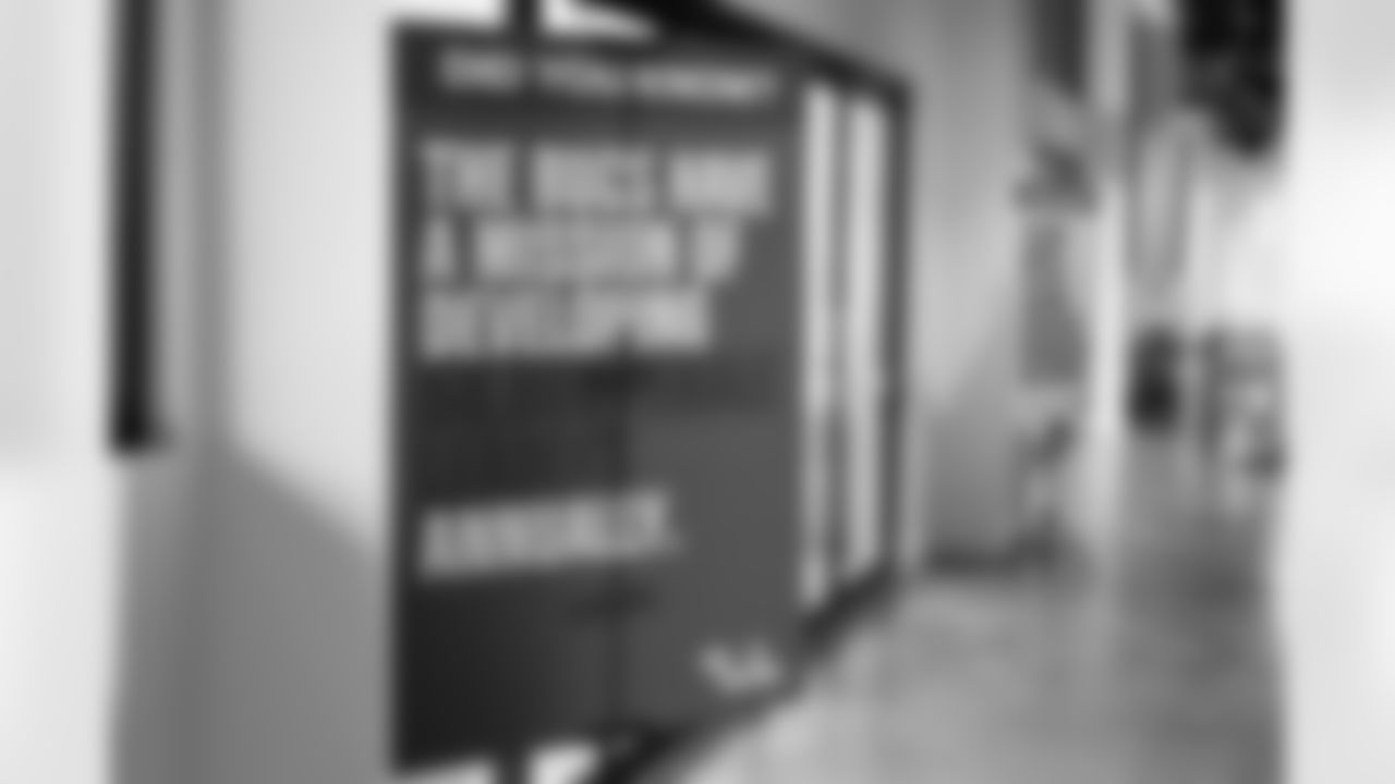 TAMPA, FL - December 06, 2025 - Set up for the She is Football Bayshore Walk: Raise The Flags event with Bayshore Breakfast Club and Tampa Girls Social & Wellness at Hyde House Public Studio. Photo By Mike Carlson/Tampa Bay Buccaneers