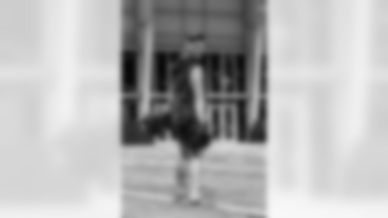 TAMPA, FL - January 02, 2026 - Tampa Bay Buccaneers Cheerleaders field rehearsal at AdventHealth Training Center. Photo By Tori Richman/Tampa Bay Buccaneers