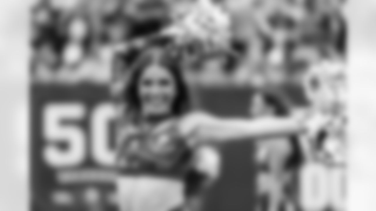 TAMPA, FL - November 09, 2025 - Tampa Bay Buccaneers Cheerleaders during the game between the New England Patriots and Tampa Bay Buccaneers. The Bucs lost the game, 28-23. Photo By Tori Richman/Tampa Bay Buccaneers