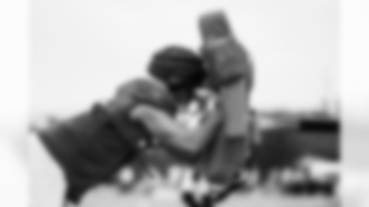 TAMPA, FL - November 06, 2025 - Defensive Lineman Logan Hall #90 of the Tampa Bay Buccaneers during practice at AdventHealth Training Center. Photo By Tori Richman/Tampa Bay Buccaneers