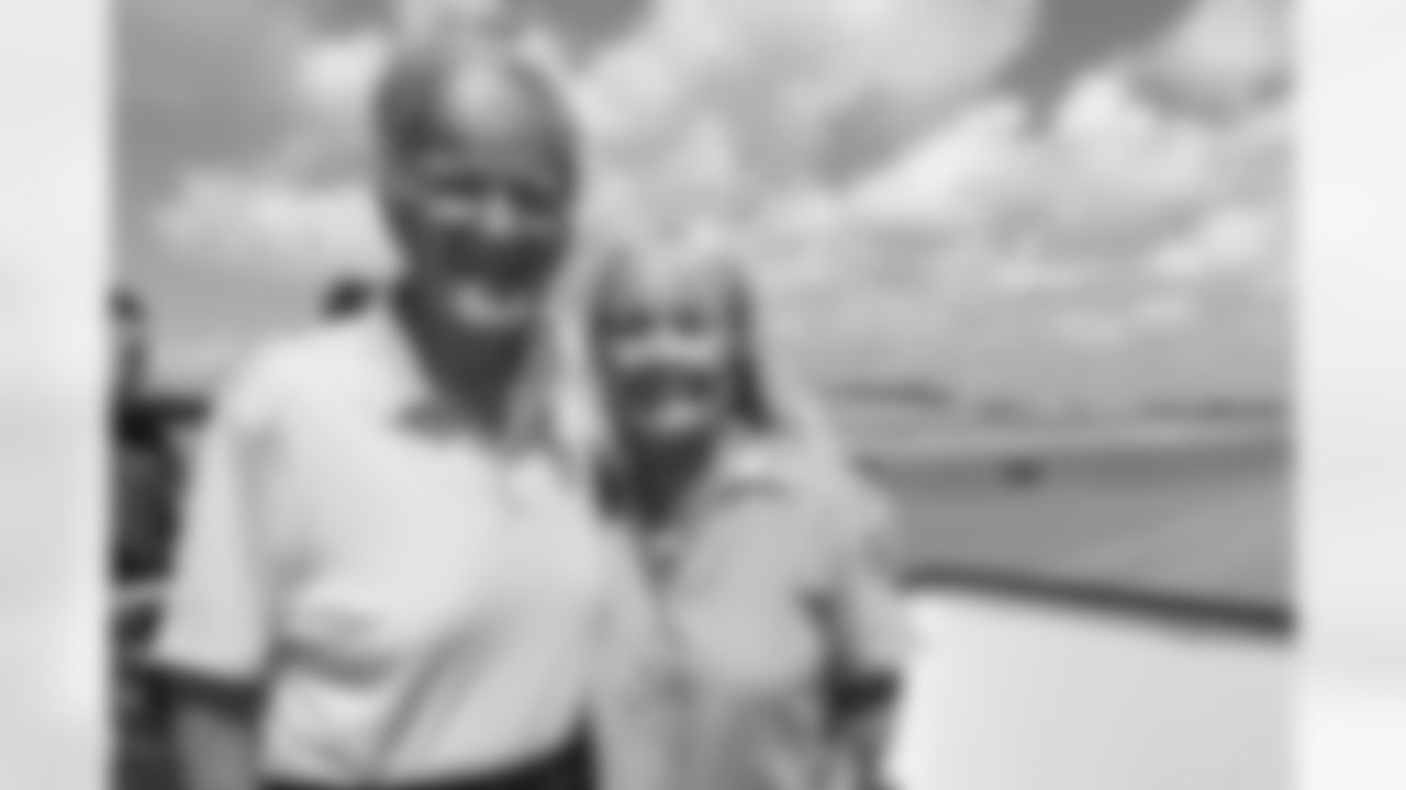 ATLANTA, GA - September 06, 2025 - Luxury Suite Excursion departs for the game between the Tampa Bay Buccaneers and Atlanta Falcons. The Bucs won the game, 23-20. Photo By Doug DeFelice/Tampa Bay Buccaneers