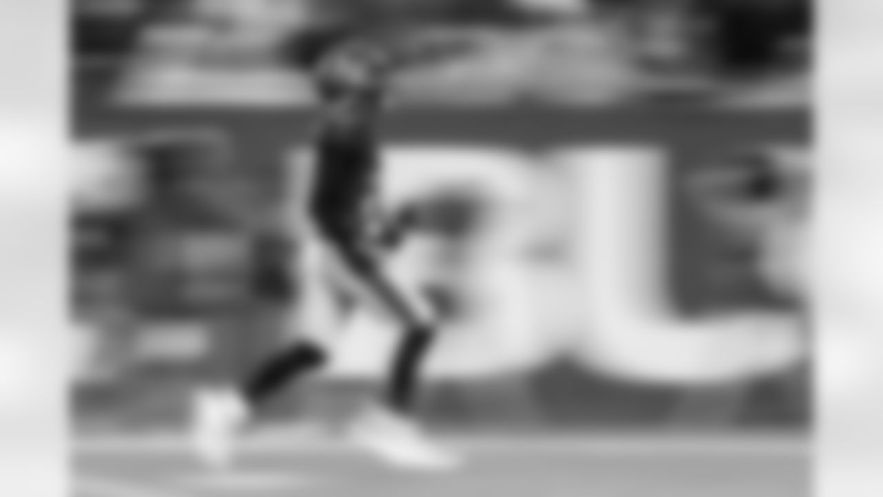 TAMPA, FL - January 03, 2026 - The Carolina Panthers and Tampa Bay Buccaneers play a regular season game at Raymond James Stadium. The Bucs won the game, 16-14. Photo By Doug DeFelice/Tampa Bay Buccaneers