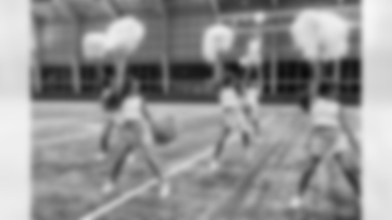 TAMPA, FL - December 09, 2025 - Tampa Bay Buccaneers Cheerleaders during Field Rehearsal at AdventHealth Training Center. Photo By Tori Richman/Tampa Bay Buccaneers