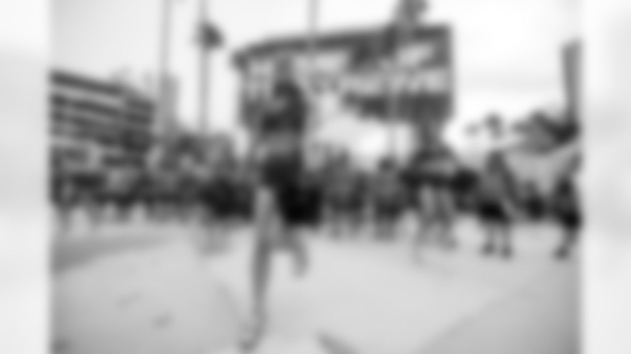 TAMPA, FL - January 03, 2026 - The Carolina Panthers and Tampa Bay Buccaneers play a regular season game at Raymond James Stadium. The Bucs won the game, 16-14. Photo By Dave Pullis/Tampa Bay Buccaneers