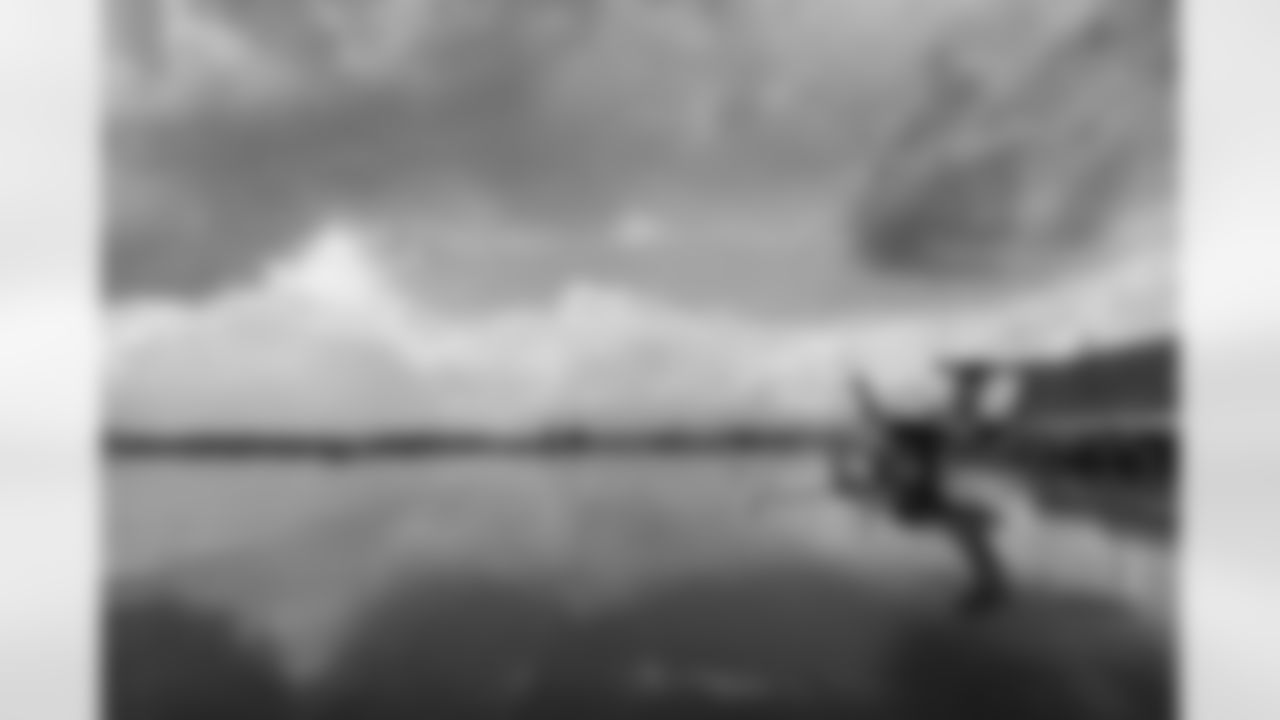 ATLANTA, GA - September 06, 2025 - Luxury Suite Excursion arrives for the game between the Tampa Bay Buccaneers and Atlanta Falcons. The Bucs won the game, 23-20. Photo By Doug DeFelice/Tampa Bay Buccaneers