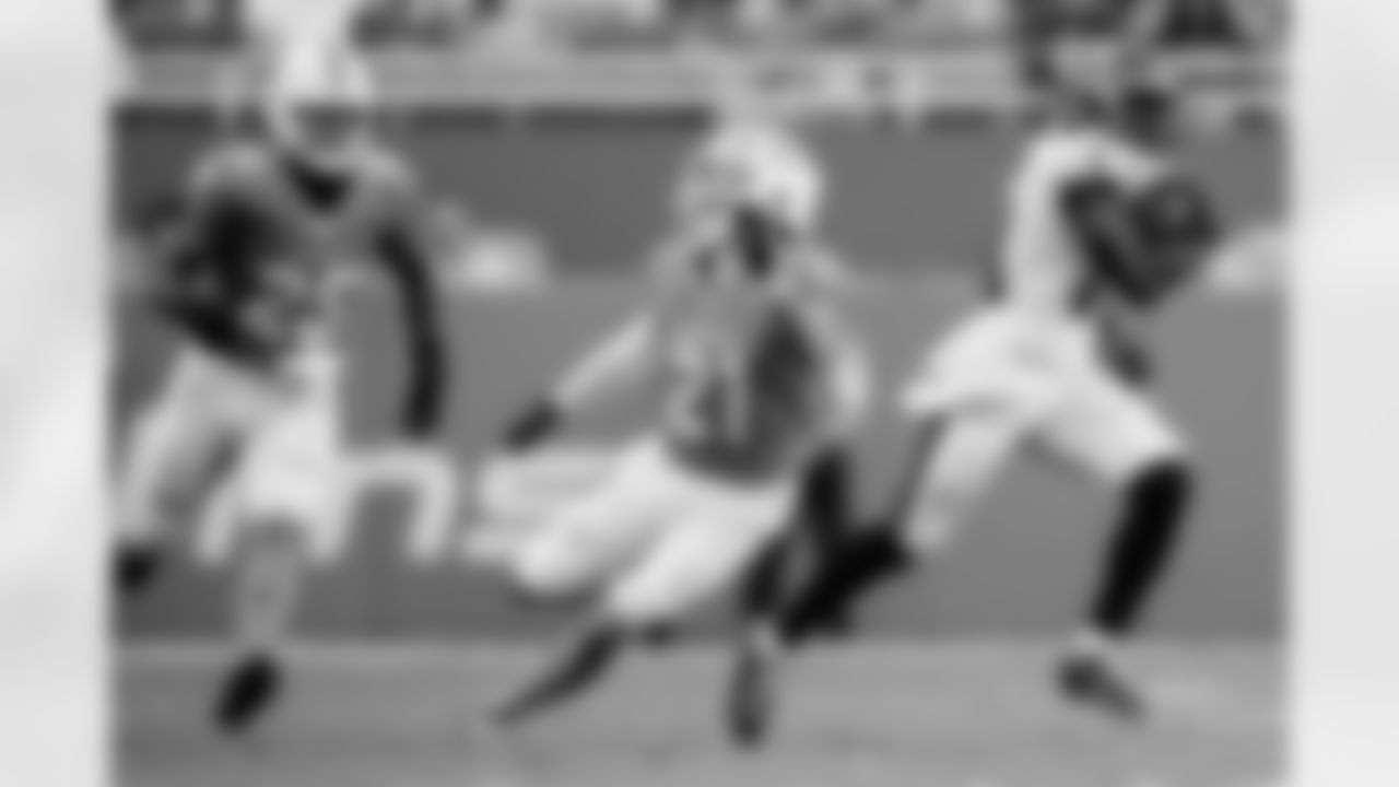 MIAMI GARDENS, FL - December 28, 2025 - Wide Receiver Chris Godwin Jr. #14 of the Tampa Bay Buccaneers during the game between the Tampa Bay Buccaneers and Miami Dolphins. The Bucs lost the game, 20-17. Photo By Kyle Zedaker/Tampa Bay Buccaneers