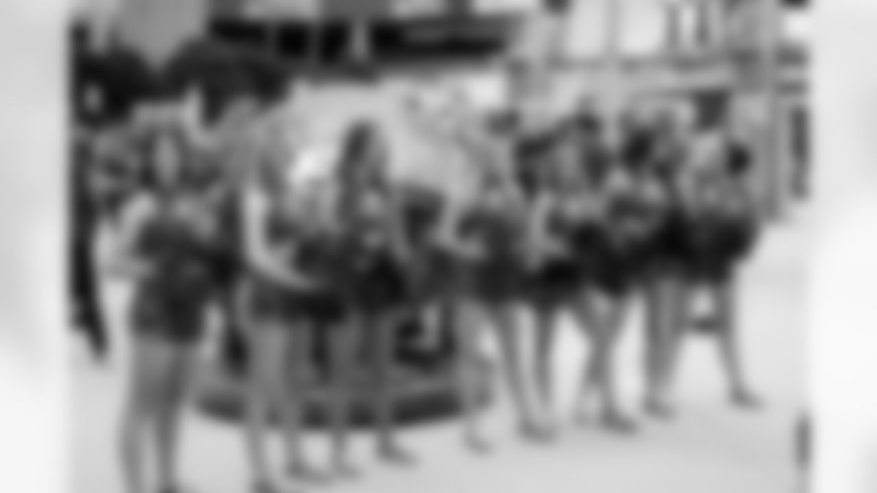 TAMPA, FL - January 03, 2026 - The Carolina Panthers and Tampa Bay Buccaneers play a regular season game at Raymond James Stadium. The Bucs won the game, 16-14. Photo By Dave Pullis/Tampa Bay Buccaneers