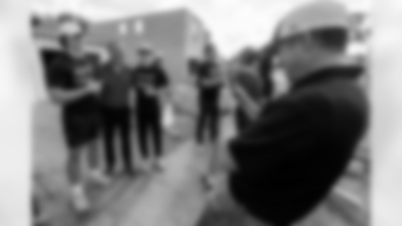 TAMPA, FL - November 18, 2025 - Brian Ford during a home build with Habitat for Humanity of Tampa Bay Hillsborough. Photo By Doug DeFelice/Tampa Bay Buccaneers