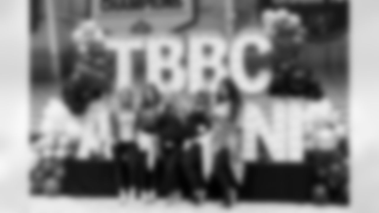 TAMPA, FL - November 19, 2025 - Tampa Bay Buccaneers Cheerleaders and Alumni during Field Rehearsal at AdventHealth Training Center. Photo By Tori Richman/Tampa Bay Buccaneers