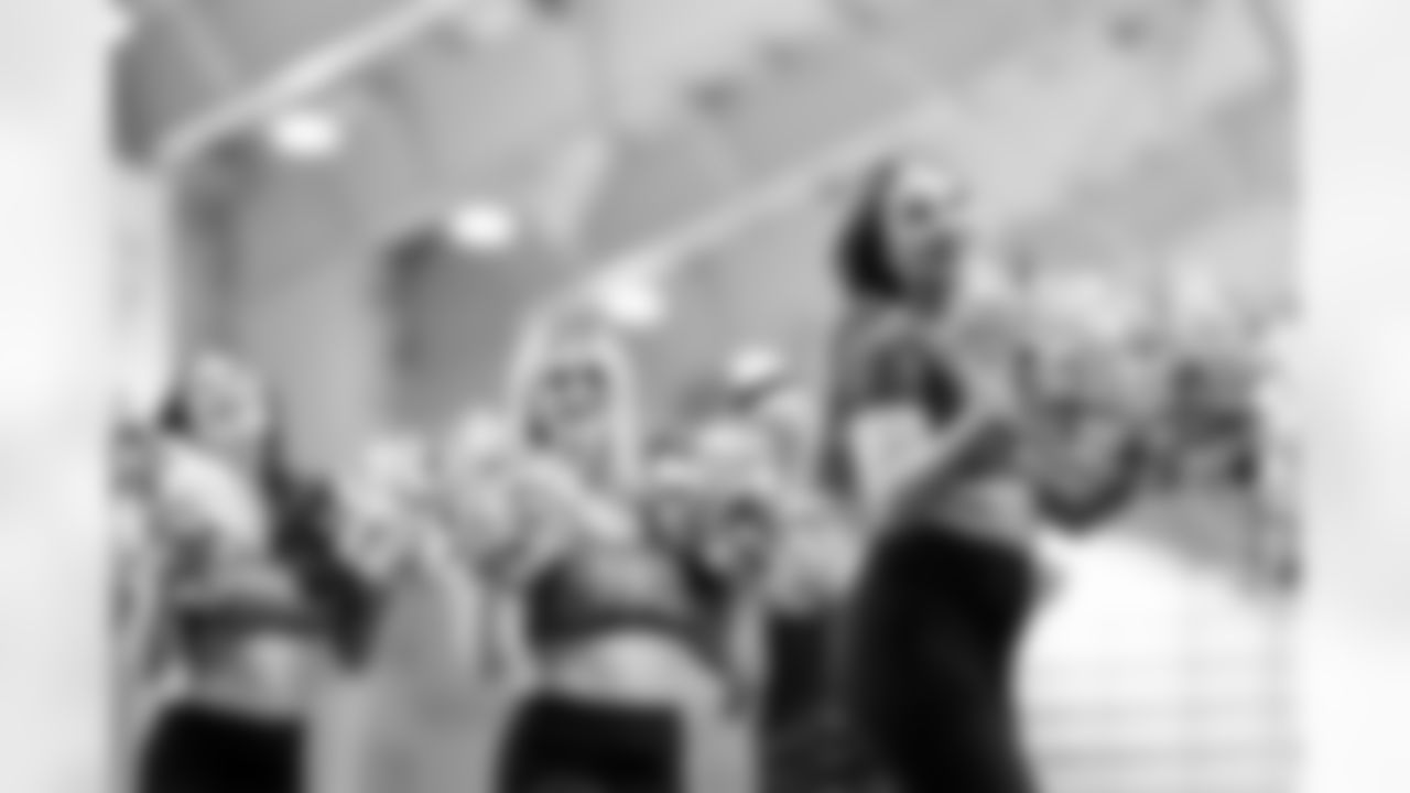 TAMPA, FL - January 11, 2024 - Tampa Bay Buccaneers Cheerleaders during Field Rehearsal practice at AdventHealth Training Center. Photo By Tori Richman/Tampa Bay Buccaneers