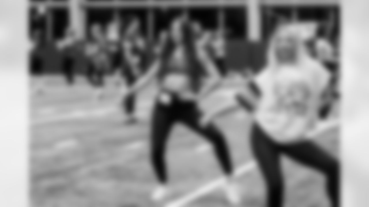 TAMPA, FL - November 19, 2025 - Tampa Bay Buccaneers Cheerleaders and Alumni during Field Rehearsal at AdventHealth Training Center. Photo By Tori Richman/Tampa Bay Buccaneers