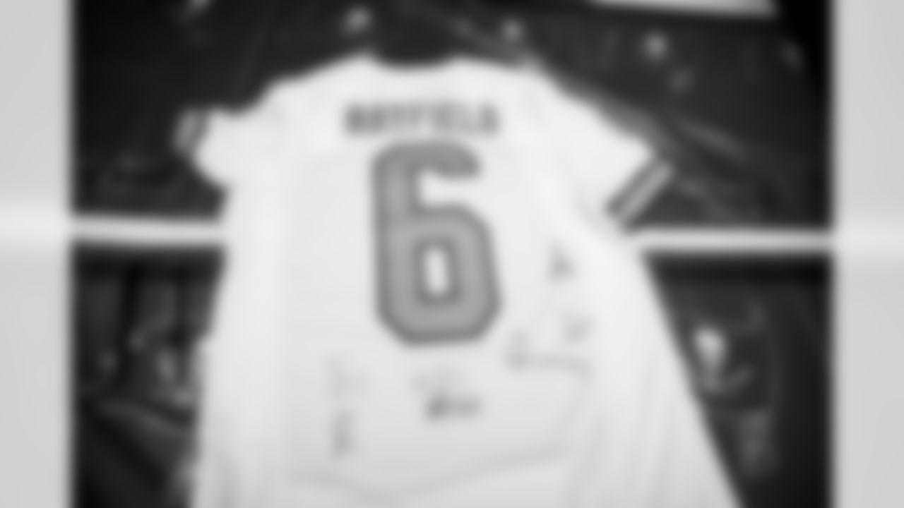 TAMPA, FL - November 19, 2025 - A visit with Triumph Together Cancer Warriors. Photo By Kyle Zedaker/Tampa Bay Buccaneers