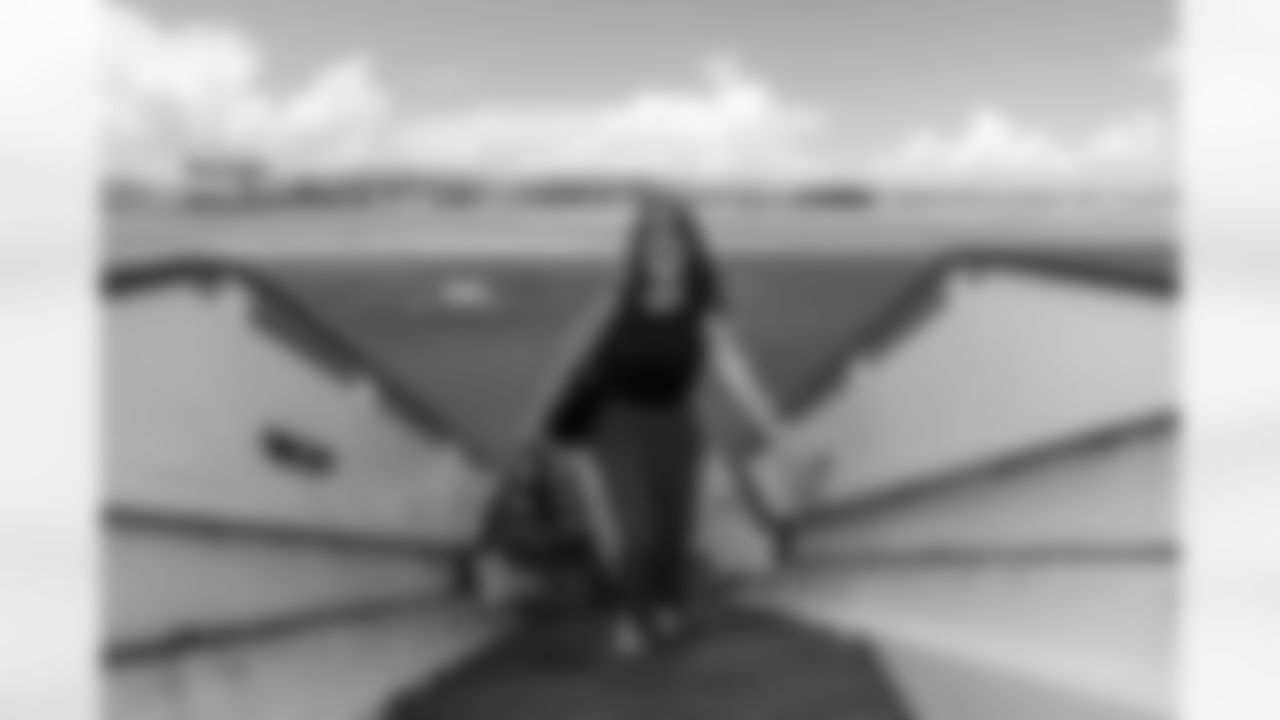 ATLANTA, GA - September 06, 2025 - Luxury Suite Excursion departs for the game between the Tampa Bay Buccaneers and Atlanta Falcons. The Bucs won the game, 23-20. Photo By Doug DeFelice/Tampa Bay Buccaneers