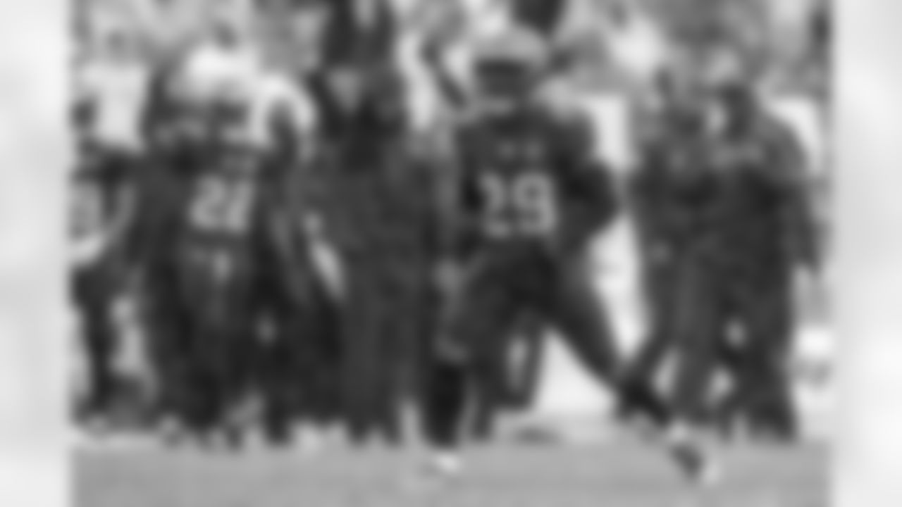 TAMPA, FL - December 07, 2025 - The Tampa Bay Buccaneers and New Orleans Saints during a regular season game at Raymond James Stadium. The Bucs lost the game, 24-20. Photo By Doug DeFelice/Tampa Bay Buccaneers