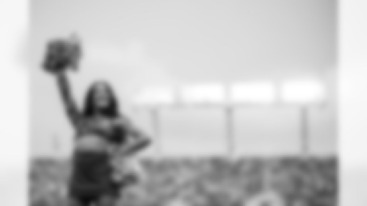 TAMPA, FL - November 09, 2025 - Tampa Bay Buccaneers Cheerleaders before the game between the New England Patriots and Tampa Bay Buccaneers. The Bucs lost the game, 28-23. Photo By Kyle Zedaker/Tampa Bay Buccaneers