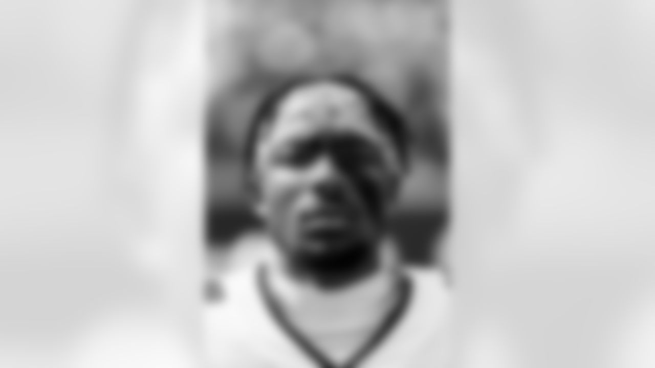 TAMPA, FL - November 09, 2025 - Wide Receiver Tez Johnson #15 of the Tampa Bay Buccaneers before the game between the New England Patriots and Tampa Bay Buccaneers. The Bucs lost the game, 28-23. Photo By Tori Richman/Tampa Bay Buccaneers