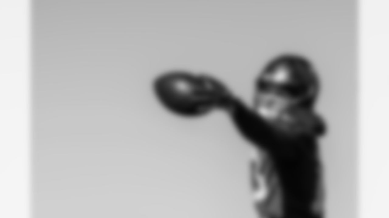 TAMPA, FL - December 31, 2025 - Week 18 Practice at AdventHealth Training Center. Photo By Tori Richman/Tampa Bay Buccaneers