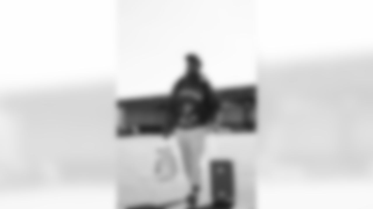 TAMPA, FL - November 15, 2025 - Cornerback Benjamin Morrison #21 of the Tampa Bay Buccaneers departs before the Bucs' game against the Buffalo Bills. Photo By Tori Richman/Tampa Bay Buccaneers