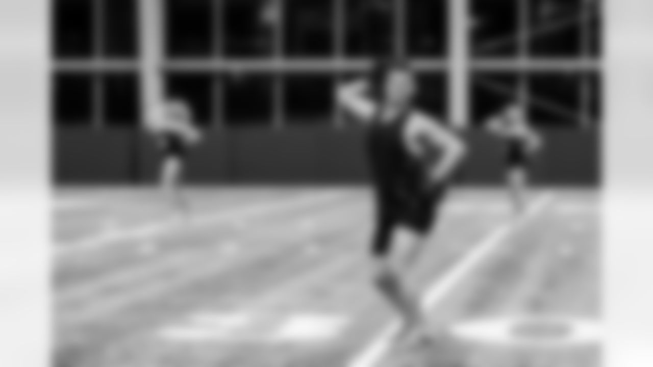 TAMPA, FL - November 20, 2025 - Tampa Bay Buccaneers Cheerleaders during Field Rehearsal at AdventHealth Training Center. Photo By Tori Richman/Tampa Bay Buccaneers