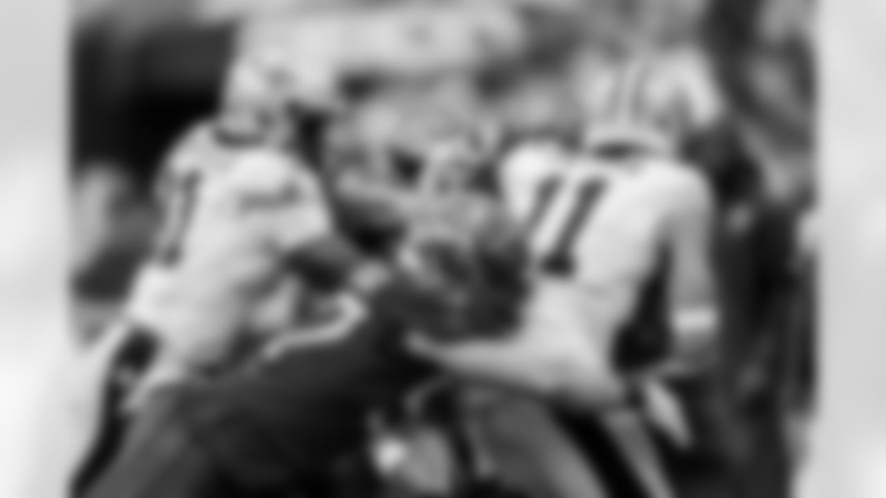 TAMPA, FL - December 07, 2025 - The Tampa Bay Buccaneers and New Orleans Saints during a regular season game at Raymond James Stadium. The Bucs lost the game, 24-20. Photo By Tori Richman/Tampa Bay Buccaneers