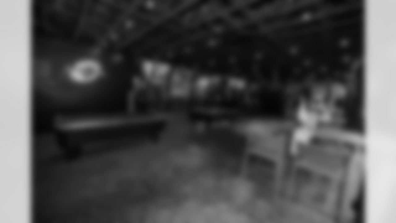 ST. PETERSBURG, FL - November 13, 2025 - "Bucs Run" Raise The Flags event with Pinellas Run Club at Park & Rec in St. Petersburg. Photo By Doug DeFelice/Tampa Bay Buccaneers