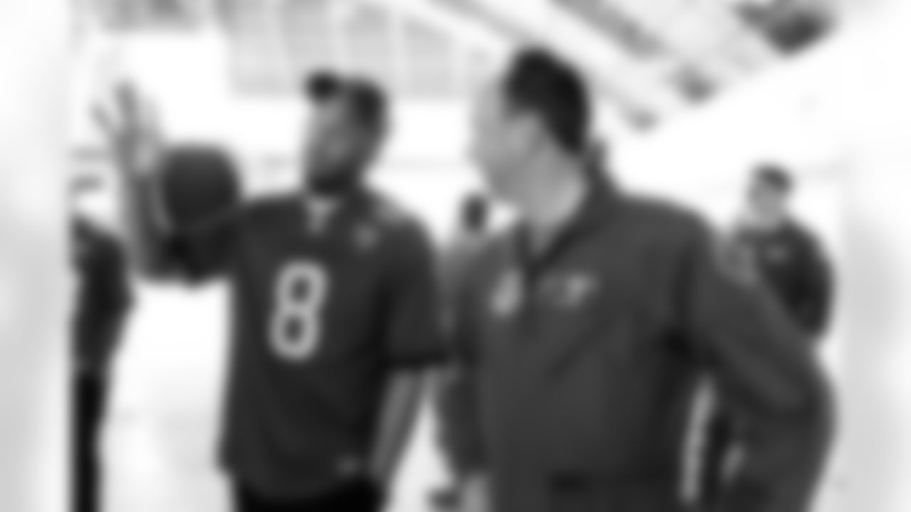 TAMPA, FL - December 02, 2025 - Inside Linebacker SirVocea Dennis #8 of the Tampa Bay Buccaneers during a visit to MacDill Air Force Base. Photo By Kyle Zedaker/Tampa Bay Buccaneers