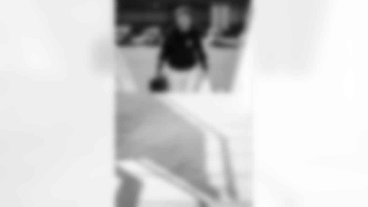 TAMPA, FL - November 22, 2025 - Cornerback Zyon McCollum #27 of the Tampa Bay Buccaneers departs before the game against the Los Angeles Rams. Photo By Tori Richman/Tampa Bay Buccaneers