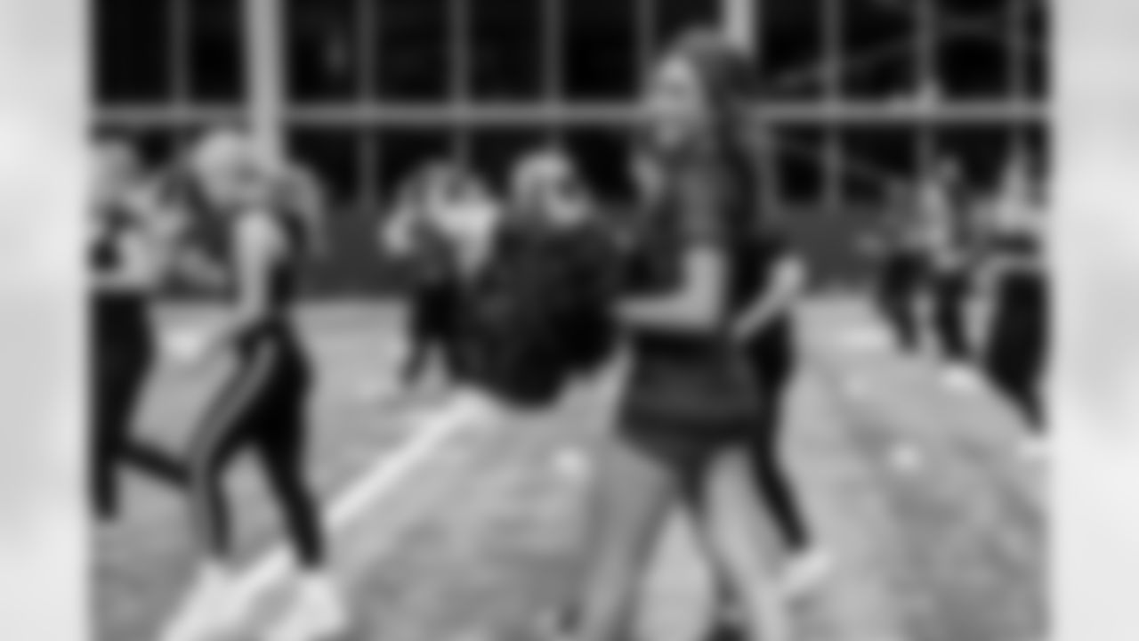 TAMPA, FL - November 19, 2025 - Tampa Bay Buccaneers Cheerleaders and Alumni during Field Rehearsal at AdventHealth Training Center. Photo By Tori Richman/Tampa Bay Buccaneers