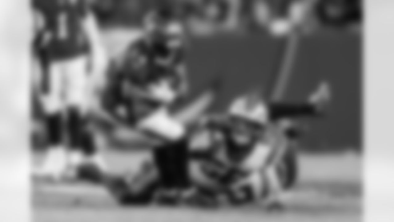 TAMPA, FL - January 03, 2026 - The Carolina Panthers and Tampa Bay Buccaneers play a regular season game at Raymond James Stadium. The Bucs won the game, 16-14. Photo By Doug DeFelice/Tampa Bay Buccaneers