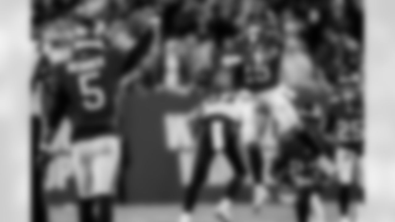 TAMPA, FL - January 03, 2026 - The Carolina Panthers and Tampa Bay Buccaneers play a regular season game at Raymond James Stadium. The Bucs won the game, 16-14. Photo By Tori Richman/Tampa Bay Buccaneers