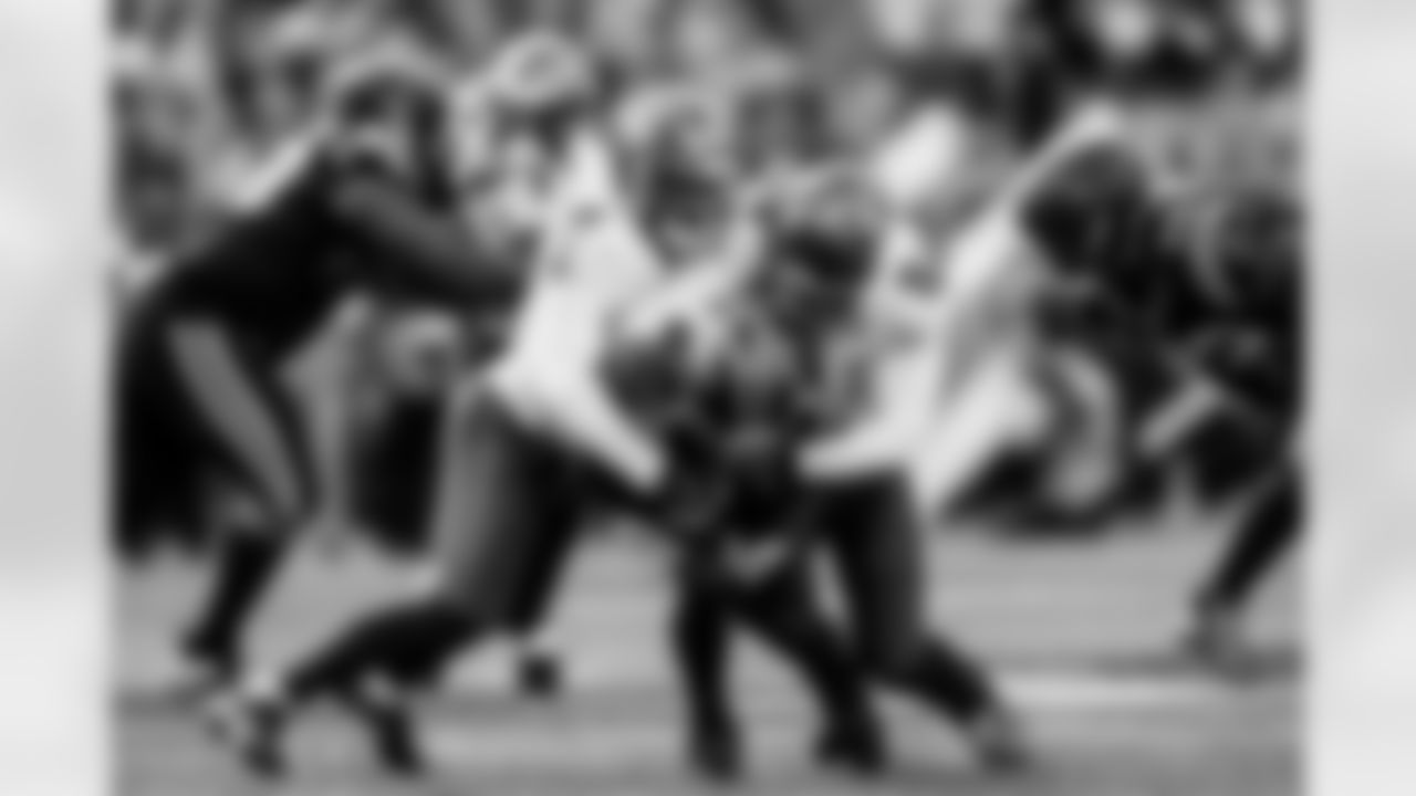 CHARLOTTE, NC - December 21, 2025 - Inside Linebacker SirVocea Dennis #8 and Inside Linebacker Lavonte David #54 of the Tampa Bay Buccaneers during the game between the Tampa Bay Buccaneers and Carolina Panthers. The Bucs lost the game, 23-20. Photo By Tori Richman/Tampa Bay Buccaneers