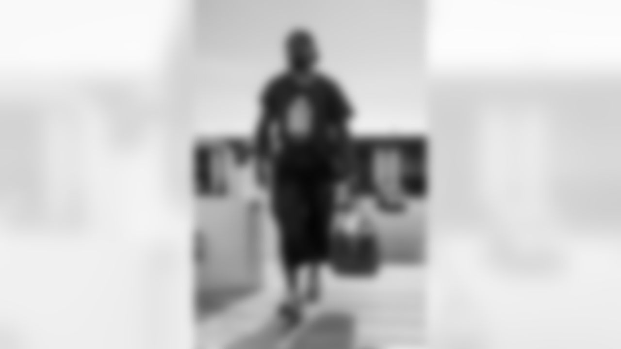 TAMPA, FL - December 27, 2025 - Cornerback Kindle Vildor #22 of the Tampa Bay Buccaneers departs Tampa for a Week 17 game against the Miami Dolphins. Photo By Tori Richman/Tampa Bay Buccaneers