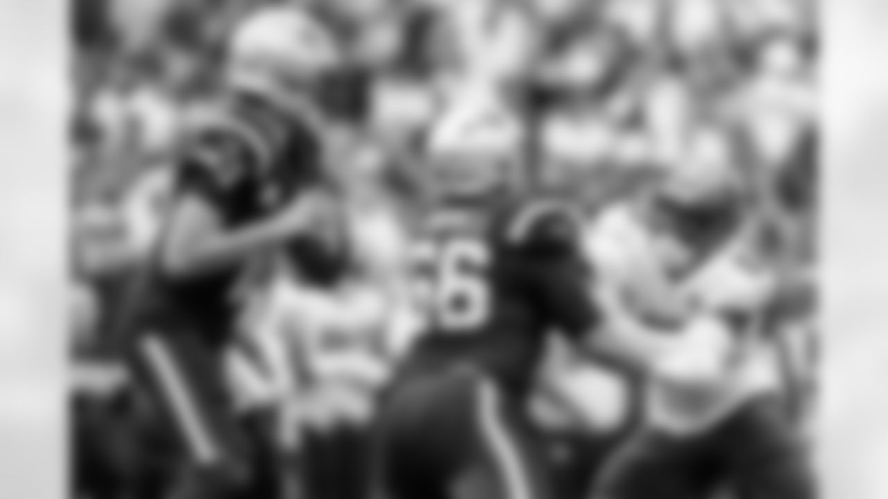 TAMPA, FL - November 09, 2025 - Outside Linebacker Yaya Diaby #0 of the Tampa Bay Buccaneers during the game between the New England Patriots and Tampa Bay Buccaneers. The Bucs lost the game, 28-23. Photo By Doug DeFelice/Tampa Bay Buccaneers