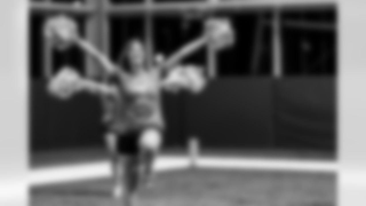 TAMPA, FL - November 06, 2025 - Tampa Bay Buccaneers Cheerleaders during Field Rehearsal at AdventHealth Training Center. Photo By Tori Richman/Tampa Bay Buccaneers