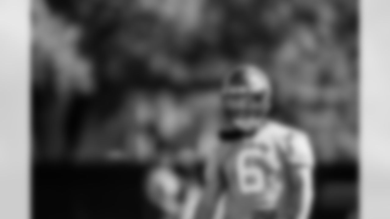 TAMPA, FL - November 20, 2025 - Quarterback Baker Mayfield #6 of the Tampa Bay Buccaneers during practice at AdventHealth Training Center. Photo By Tori Richman/Tampa Bay Buccaneers