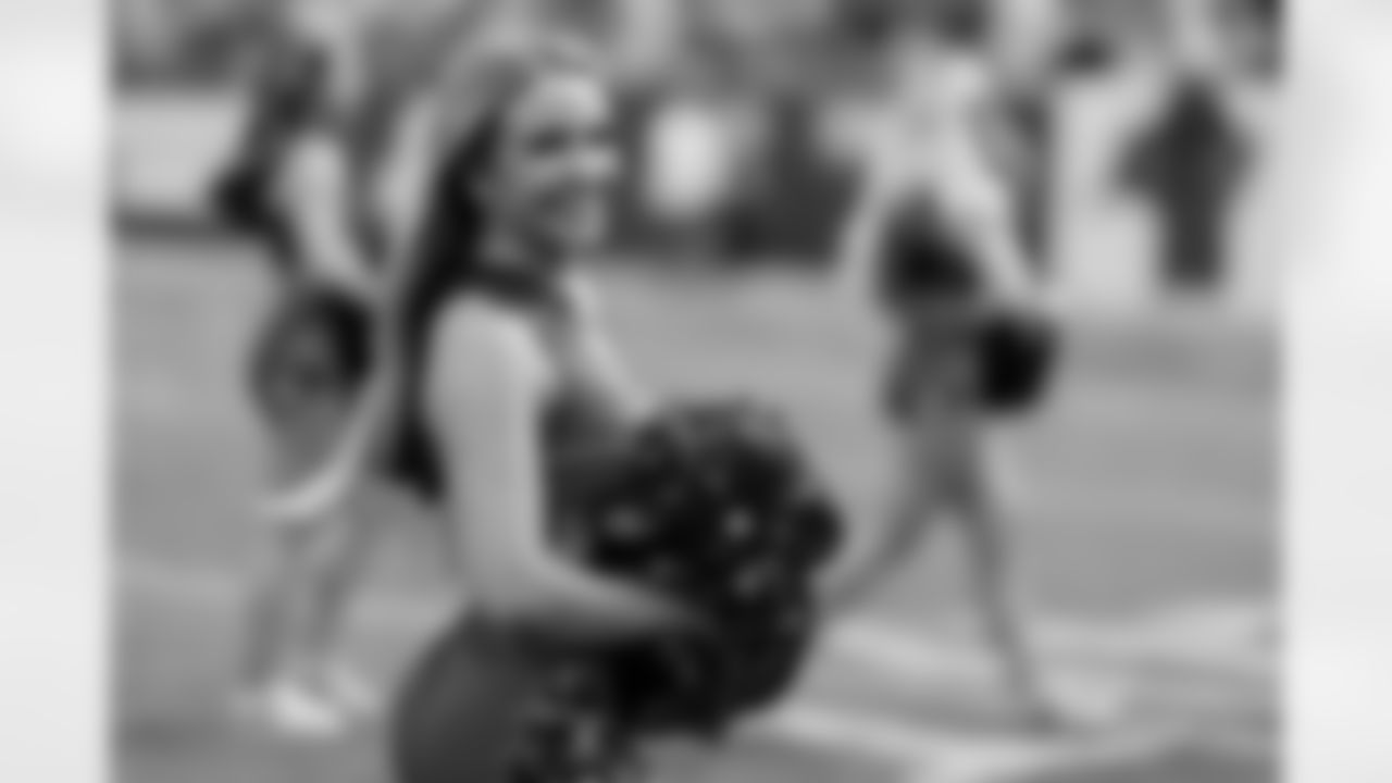 TAMPA, FL - December 07, 2025 - The Tampa Bay Buccaneers and New Orleans Saints during a regular season game at Raymond James Stadium. The Bucs lost the game, 24-20. Photo By Kyle Zedaker/Tampa Bay Buccaneers