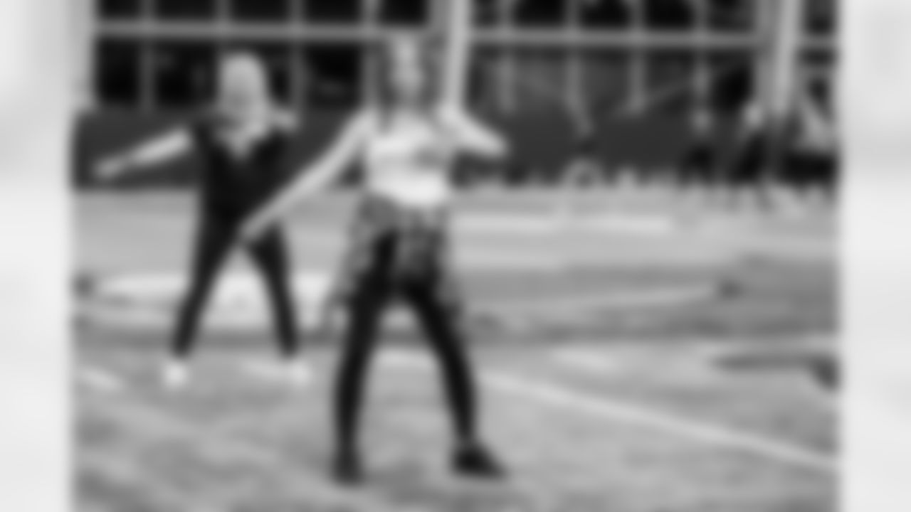 TAMPA, FL - November 19, 2025 - Tampa Bay Buccaneers Cheerleaders and Alumni during Field Rehearsal at AdventHealth Training Center. Photo By Tori Richman/Tampa Bay Buccaneers