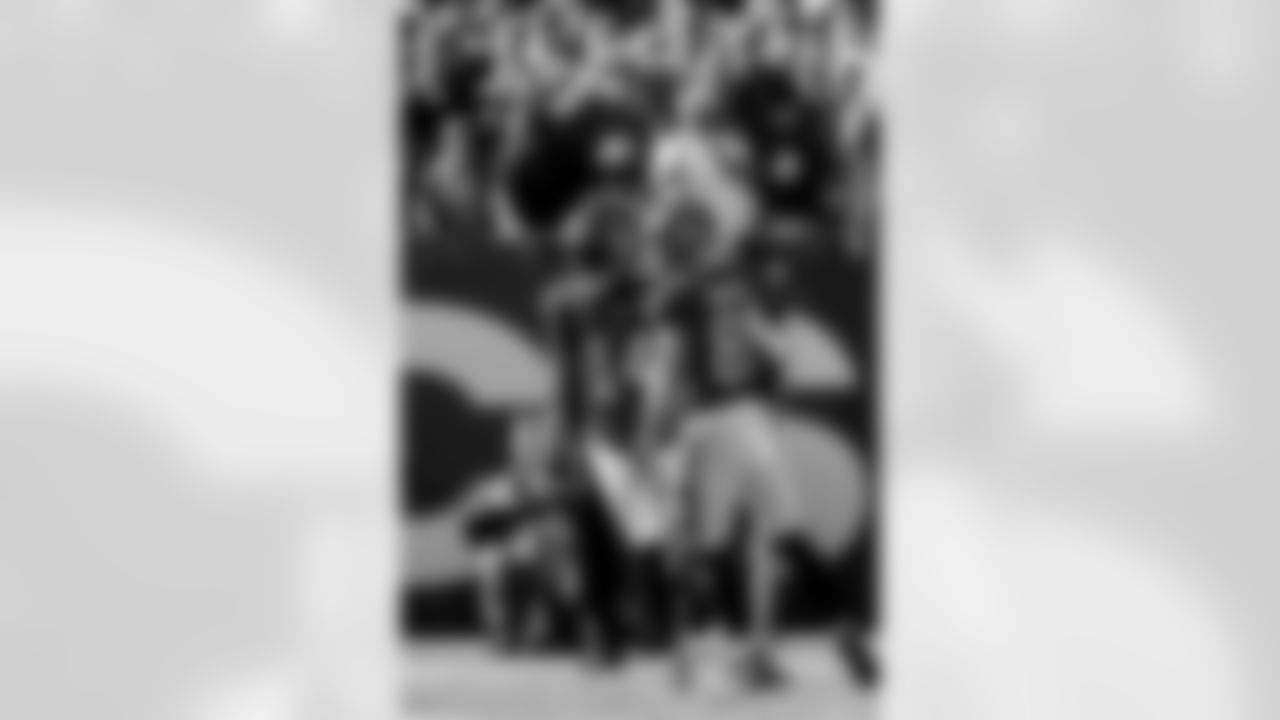 TAMPA, FL - November 30, 2025 - Wide Receiver Chris Godwin #14 and Wide Receiver Ryan Miller #81 of the Tampa Bay Buccaneers during the game between the Arizona Cardinals and Tampa Bay Buccaneers. The Bucs won the game, 20-17. Photo By Tori Richman/Tampa Bay Buccaneers