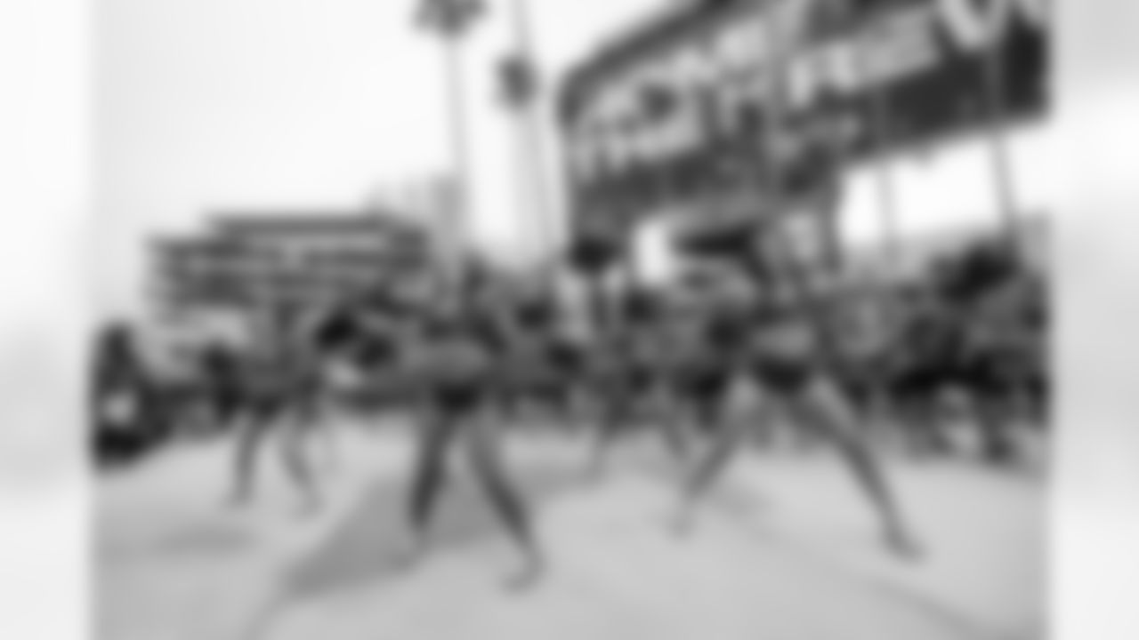 TAMPA, FL - January 03, 2026 - The Carolina Panthers and Tampa Bay Buccaneers play a regular season game at Raymond James Stadium. The Bucs won the game, 16-14. Photo By Dave Pullis/Tampa Bay Buccaneers