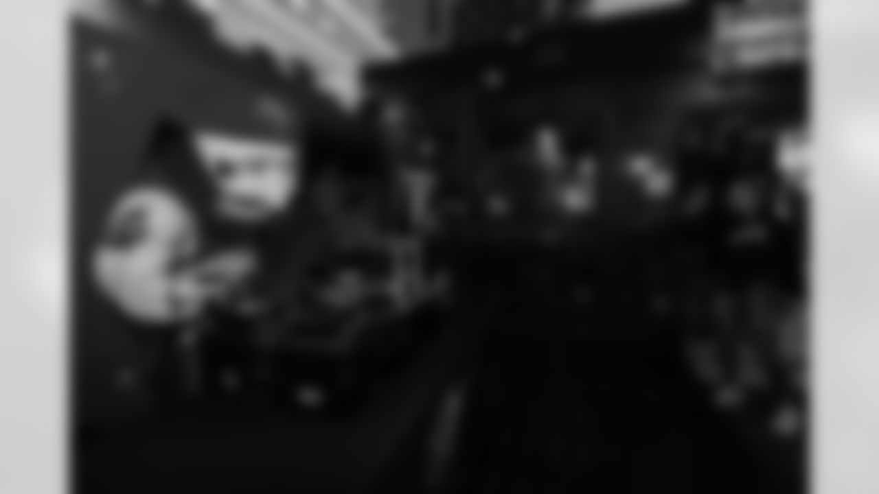 ST. PETERSBURG, FL - November 13, 2025 - Captain Fear during "Bucs Run" Raise The Flags event with Pinellas Run Club at Park & Rec in St. Petersburg. Photo By Doug DeFelice/Tampa Bay Buccaneers