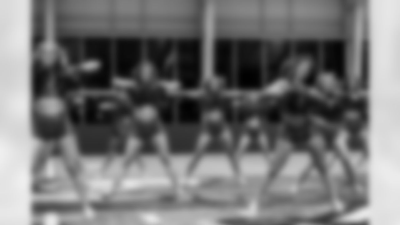 TAMPA, FL - January 02, 2026 - Tampa Bay Buccaneers Cheerleaders field rehearsal at AdventHealth Training Center. Photo By Tori Richman/Tampa Bay Buccaneers