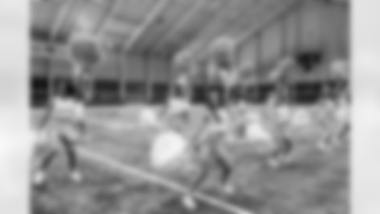 TAMPA, FL - December 09, 2025 - Tampa Bay Buccaneers Cheerleaders during Field Rehearsal at AdventHealth Training Center. Photo By Tori Richman/Tampa Bay Buccaneers