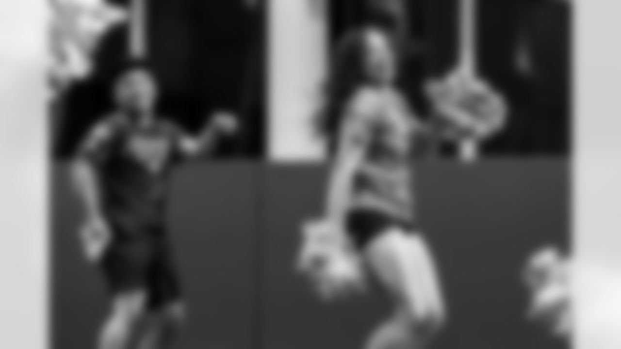 TAMPA, FL - November 06, 2025 - Tampa Bay Buccaneers Cheerleaders during Field Rehearsal at AdventHealth Training Center. Photo By Tori Richman/Tampa Bay Buccaneers