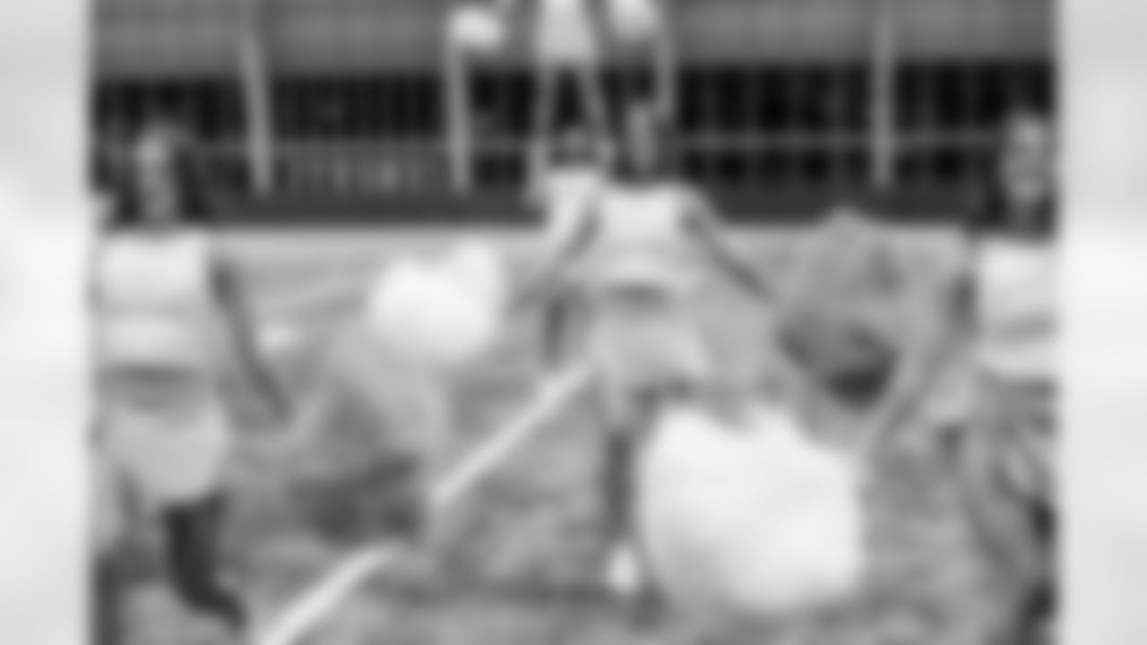 TAMPA, FL - December 09, 2025 - Tampa Bay Buccaneers Cheerleaders during Field Rehearsal at AdventHealth Training Center. Photo By Tori Richman/Tampa Bay Buccaneers