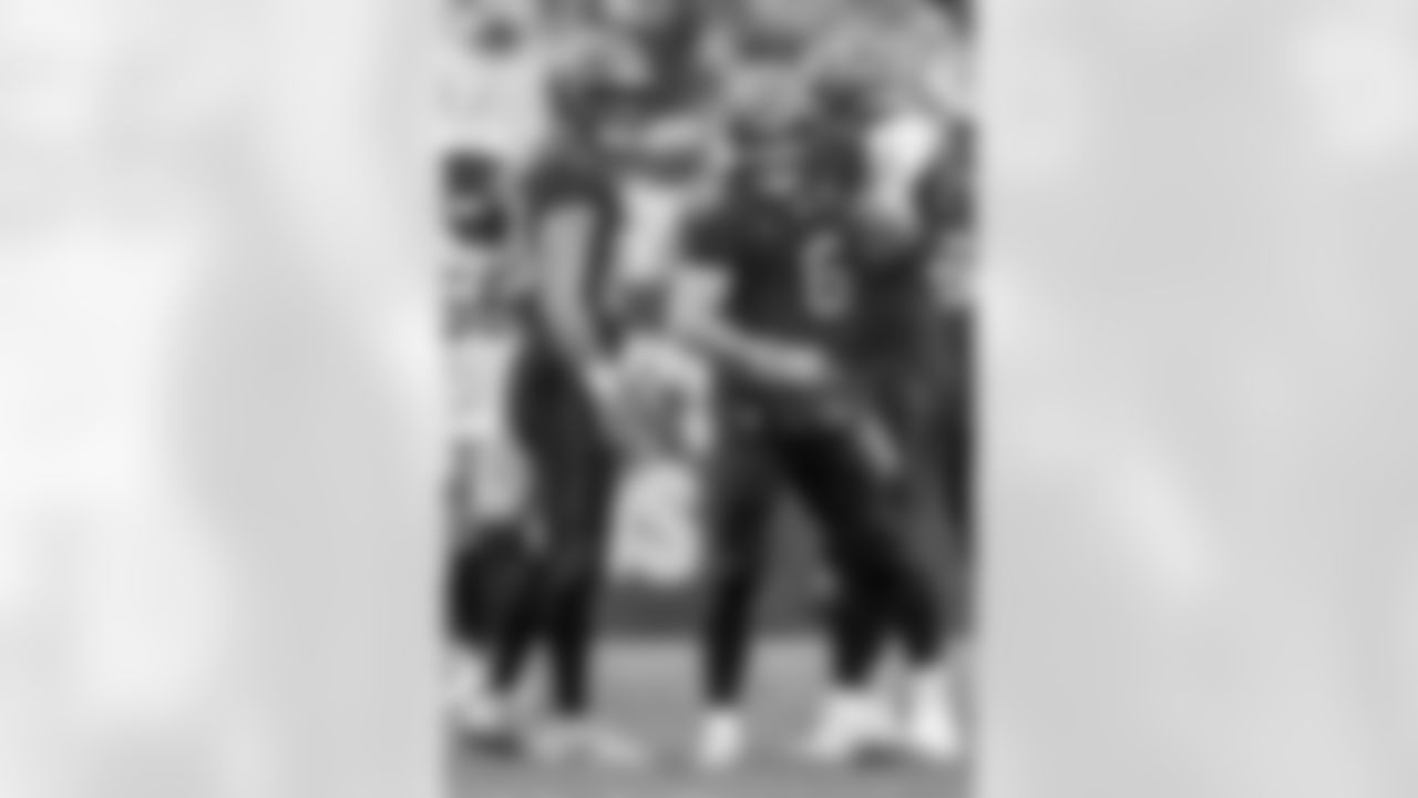 TAMPA, FL - December 07, 2025 - The Tampa Bay Buccaneers and New Orleans Saints during a regular season game at Raymond James Stadium. The Bucs lost the game, 24-20. Photo By Doug DeFelice/Tampa Bay Buccaneers